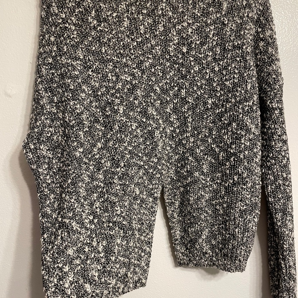 Express sweater! - Picture 4 of 4